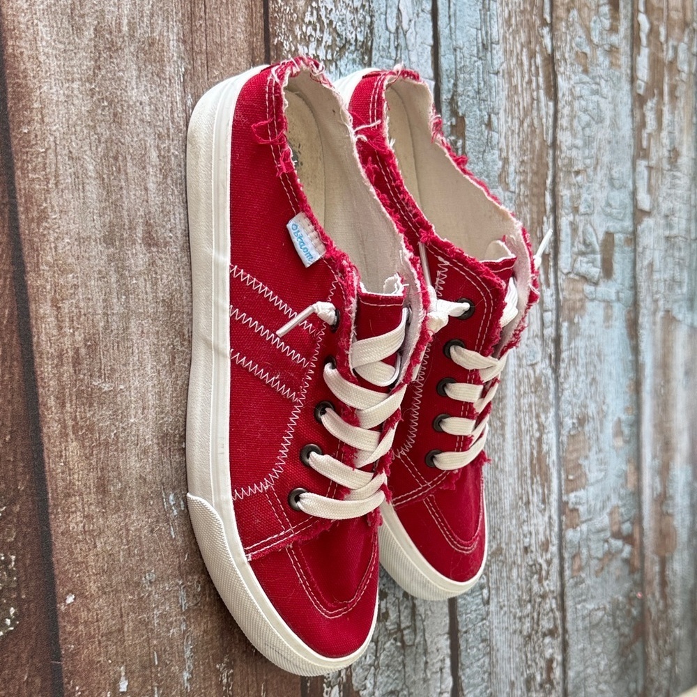 Stylish Red  Sneakers - Picture 3 of 5